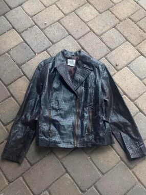 Women’s Croc-Embossed Faux Leather Jacket - Black